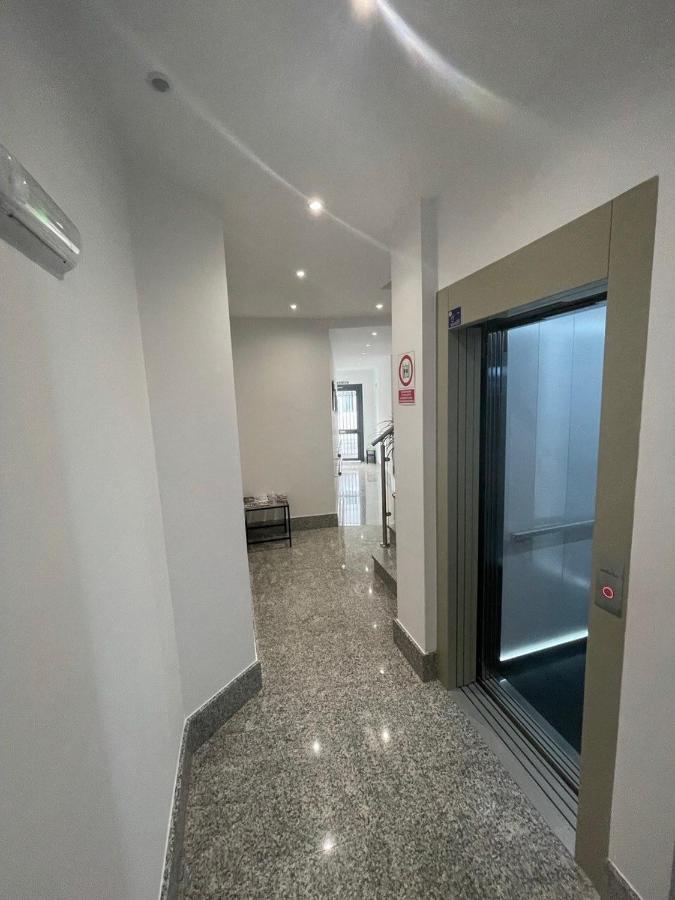 Apartamento 1 Gran8เนร์คา ภายนอก รูปภาพ