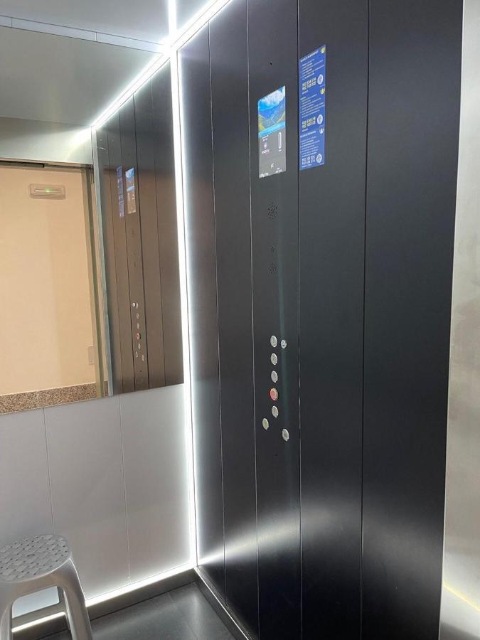 Apartamento 1 Gran8เนร์คา ภายนอก รูปภาพ